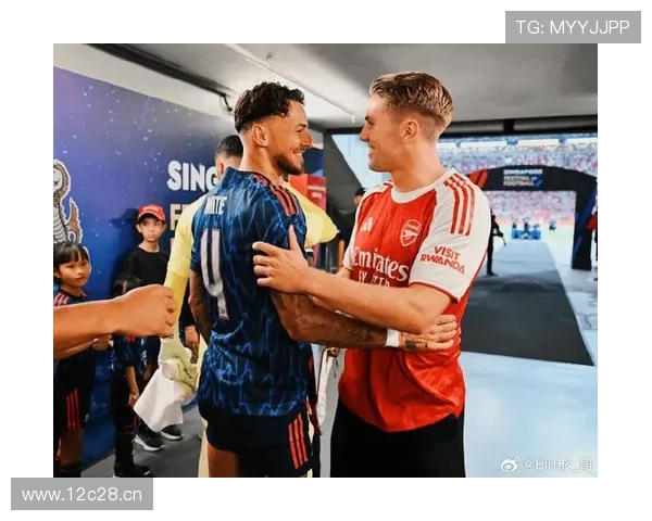 哲凯赖什赛后拥抱队友鼓励冲冠